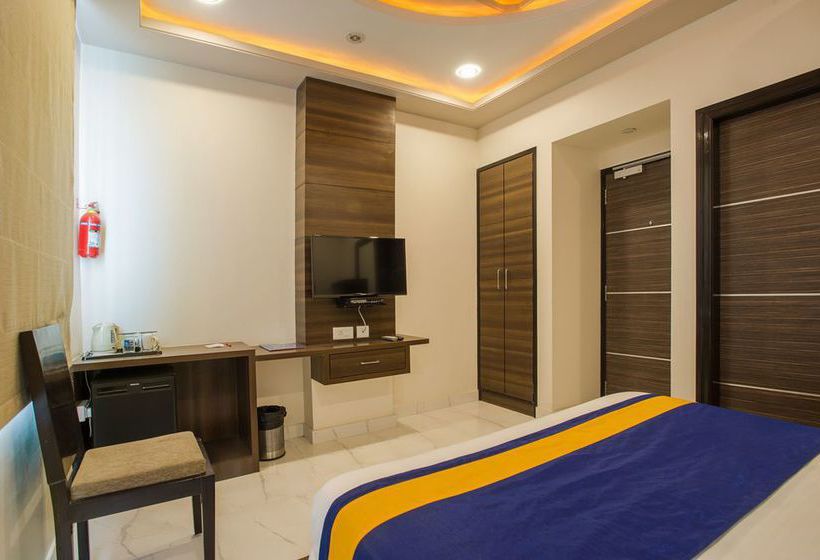 Hotel Oyo Premium Gandhi Nagar Station 11