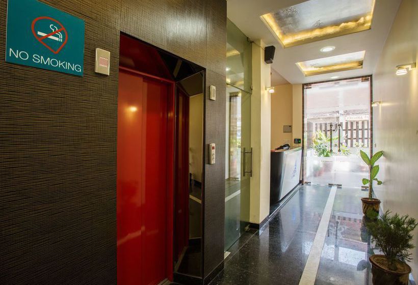 Hotel Oyo Premium Gandhi Nagar Station 8