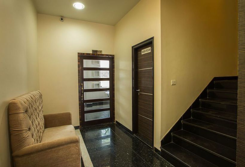 Hotel Oyo Premium Gandhi Nagar Station 9