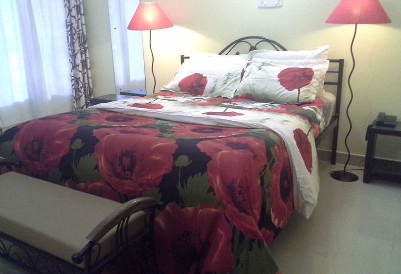 Pensión Elegant Shades