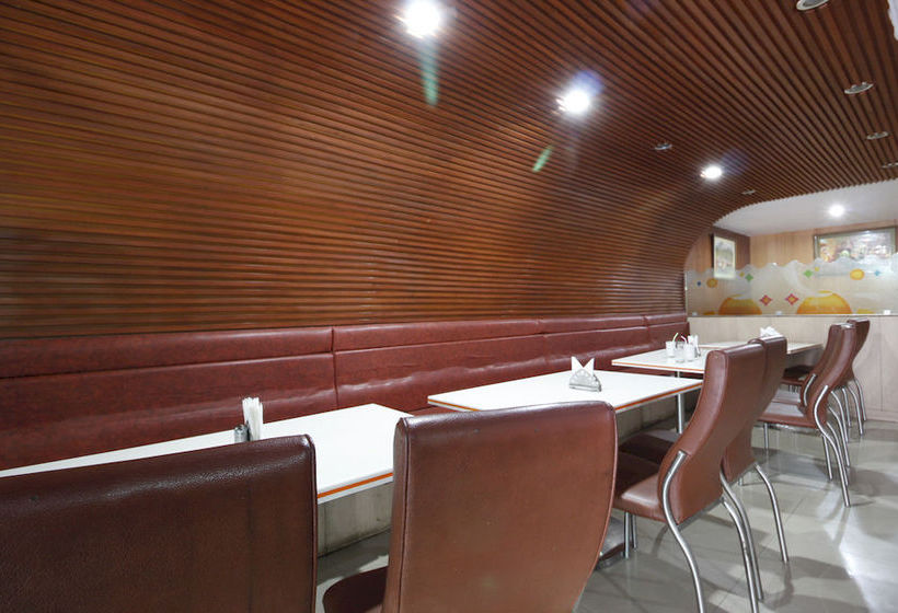 Hotel Oyo Rooms Kacheguda Station 9