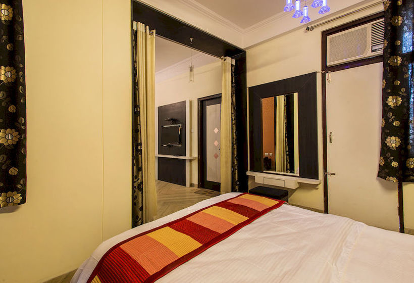 Hotel Oyo Rooms Vivek Vihar Metro Station 10