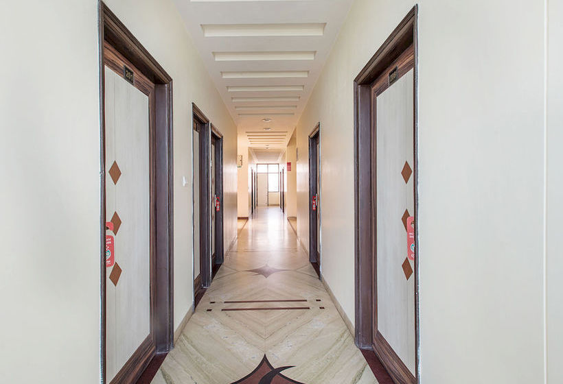 Hotel Oyo Rooms Vivek Vihar Metro Station 12