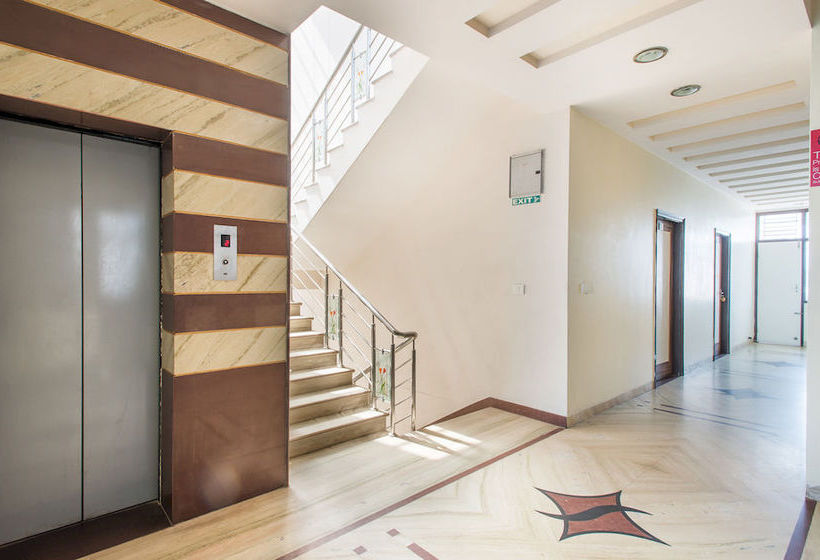 Hotel Oyo Rooms Vivek Vihar Metro Station 13