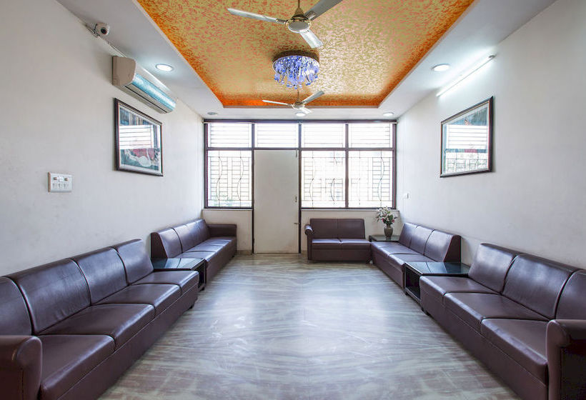 Hotel Oyo Rooms Vivek Vihar Metro Station 16