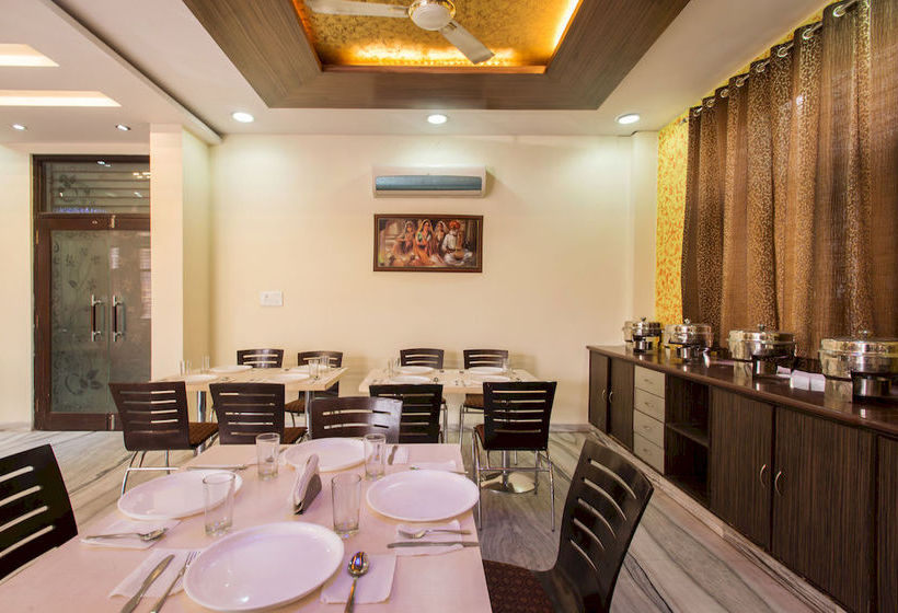 Hotel Oyo Rooms Vivek Vihar Metro Station 18