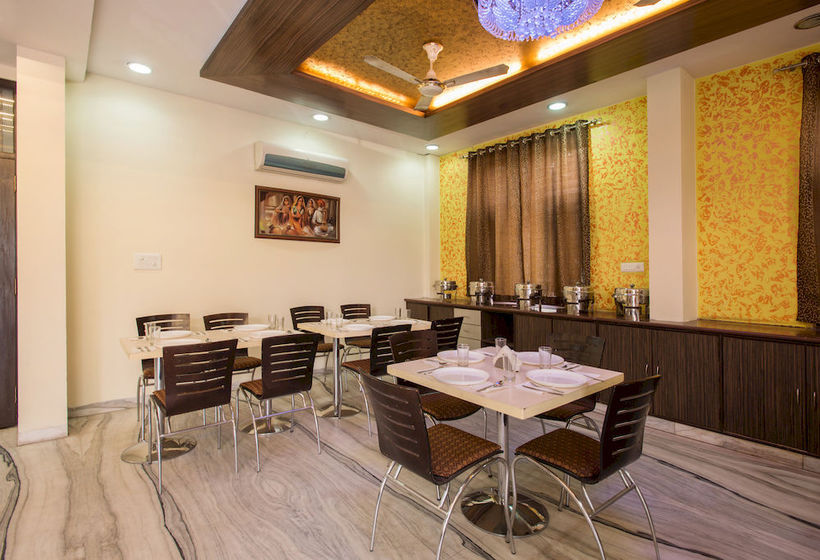 Hotel Oyo Rooms Vivek Vihar Metro Station 2