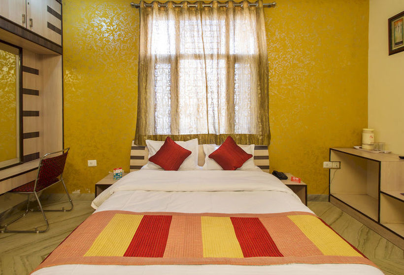 Hotel Oyo Rooms Vivek Vihar Metro Station 8