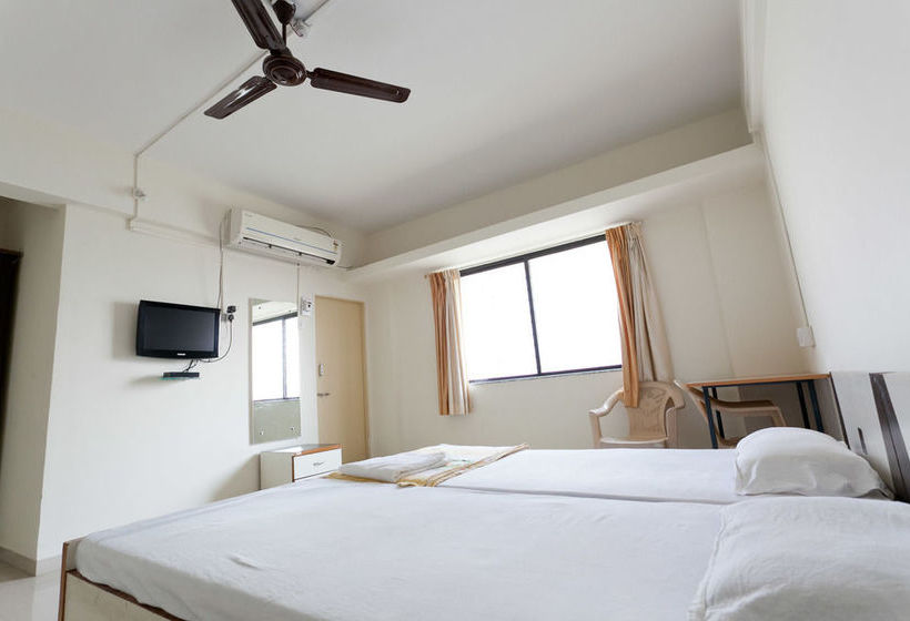 Amigo Serviced Apartments Chinchwad 9