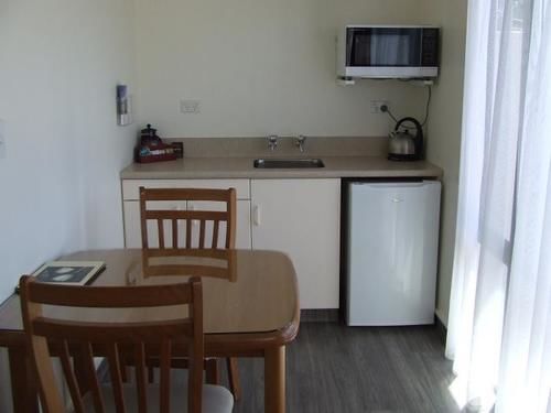 Asure 755 Regal Court Motel 6