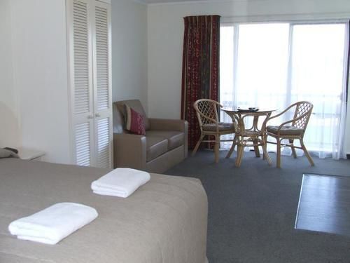 Asure 755 Regal Court Motel 8