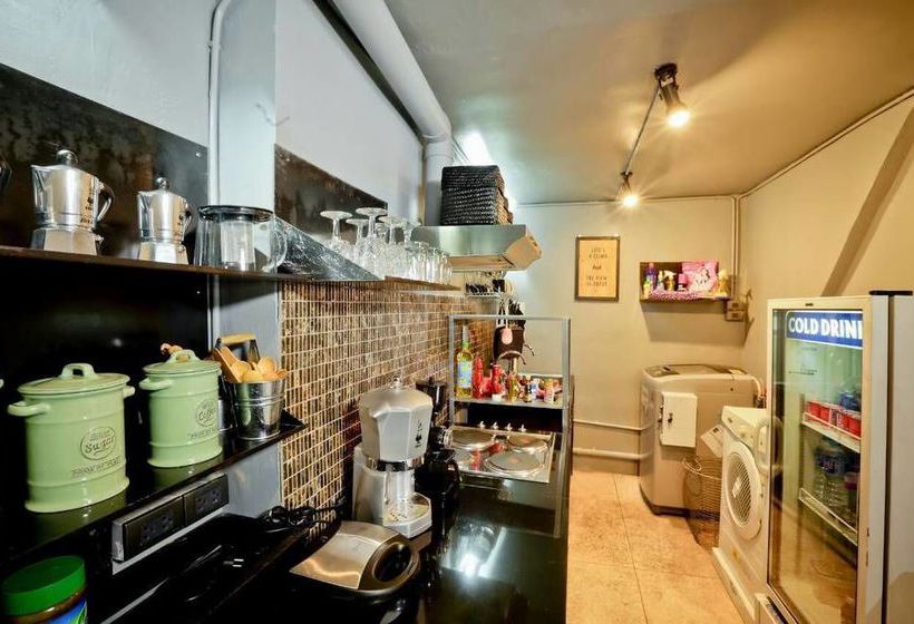 Bangkok Bed And Bike Hostel 18