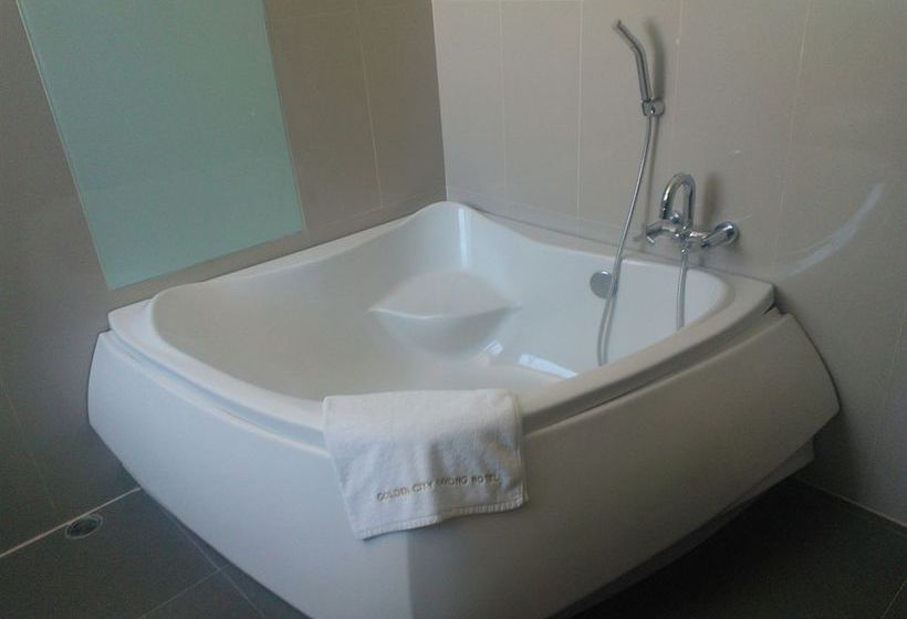 Hotel Golden City Rayong 2