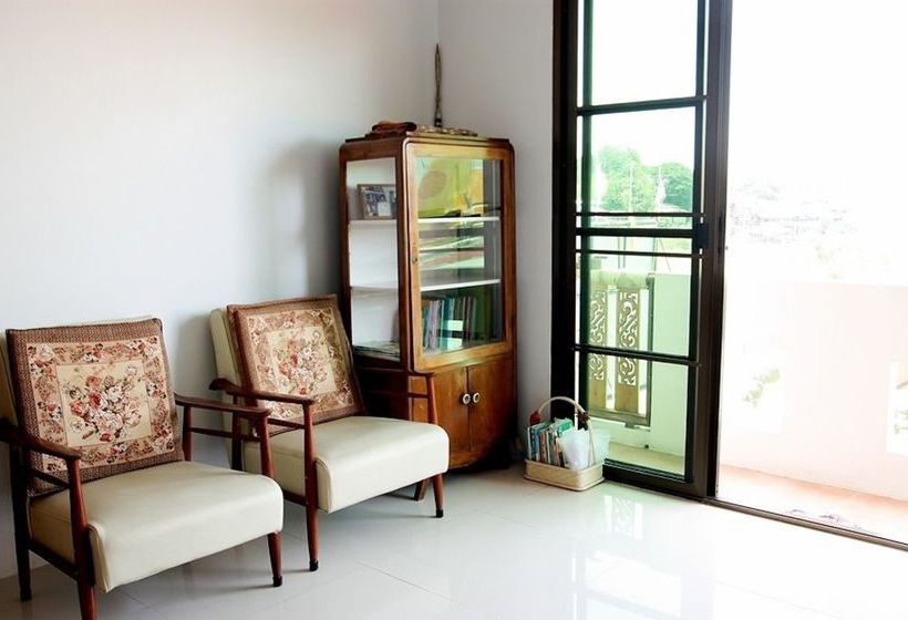 Hotel Loy Manee House 9