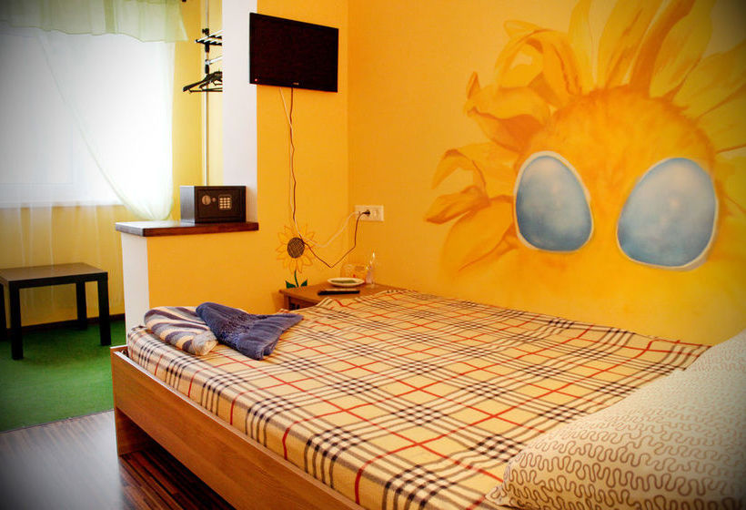 Club Best Days Hostel 14