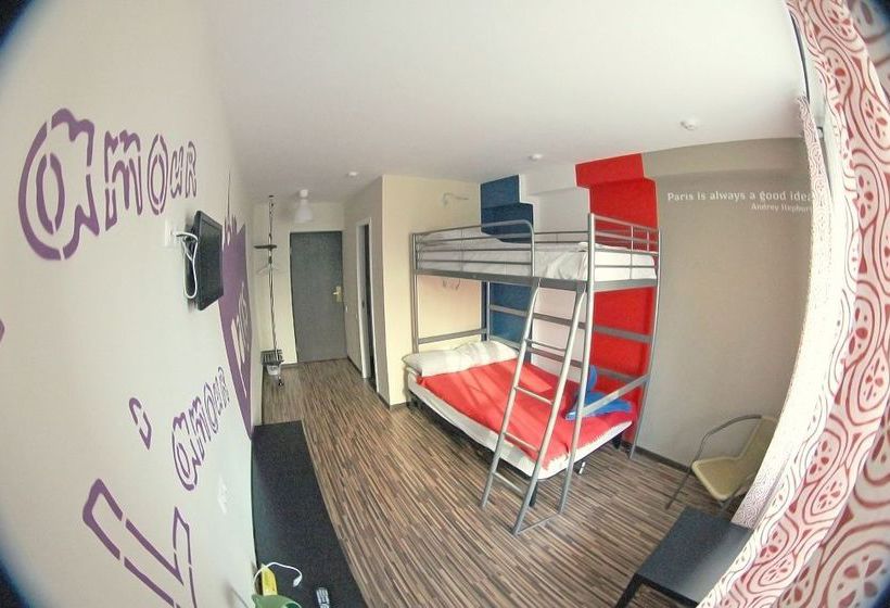 Club Best Days Hostel 18