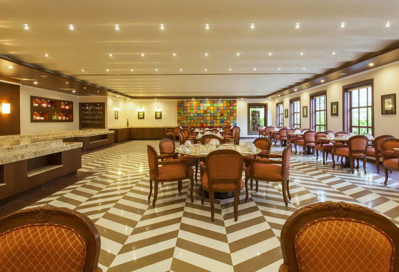 Hotel Regency Lagoon Resort 10