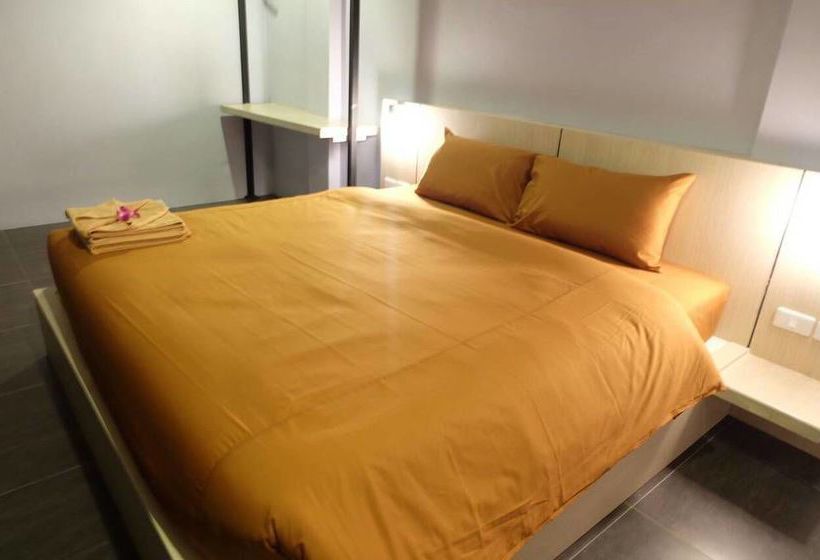 Loma Hostel Phuket 13