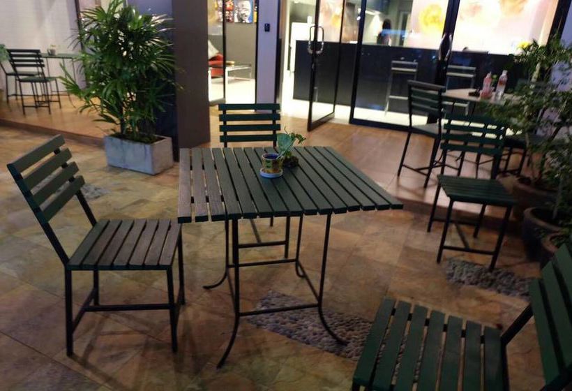 Loma Hostel Phuket 14