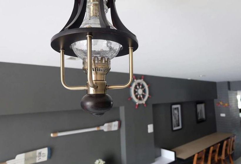 Loma Hostel Phuket 16