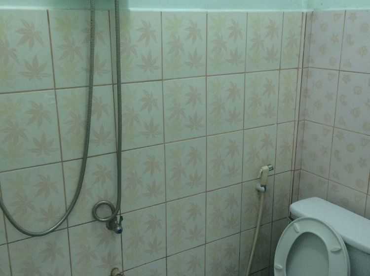 Hostel Supreeya Guesthouse 9