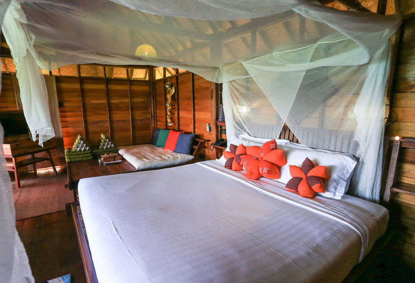 Serendipity Beach Resort Koh Lipe 12