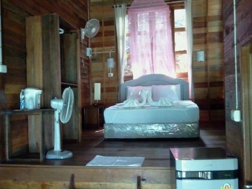 Lipe Sunset Beach Resort 1