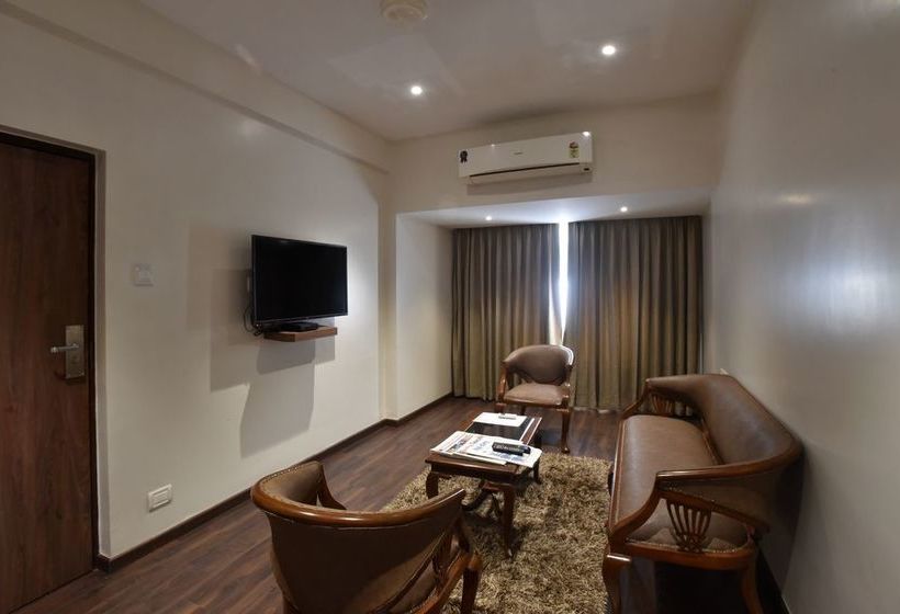 Hotel Aarya International 10