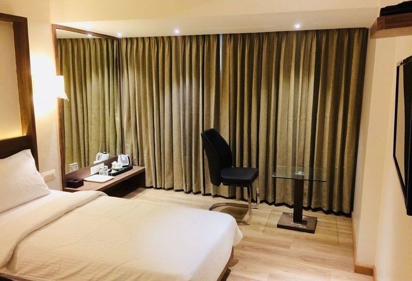 Hotel Aarya International 12