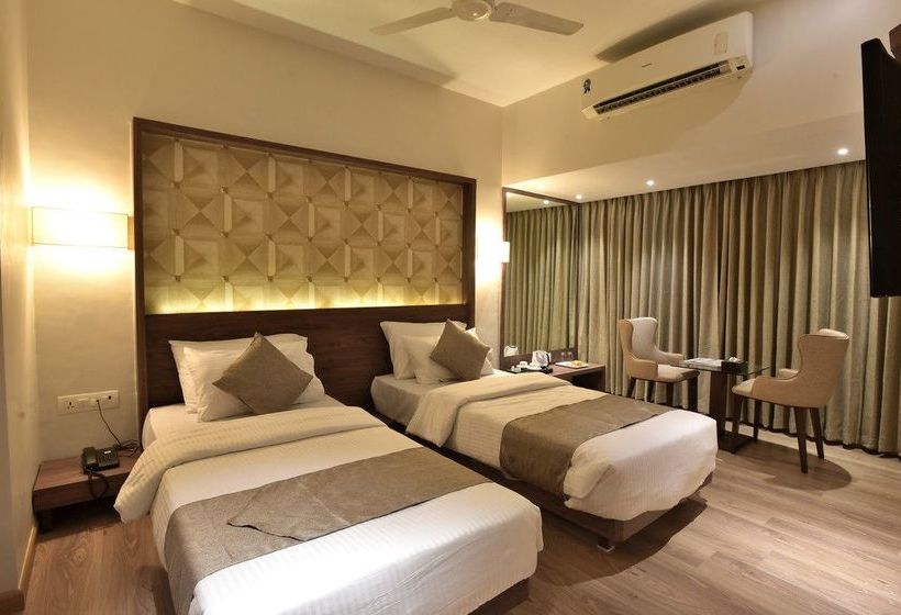 Hotel Aarya International 13