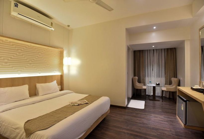 Hotel Aarya International 14