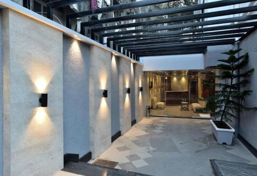 Hotel Aarya International 18