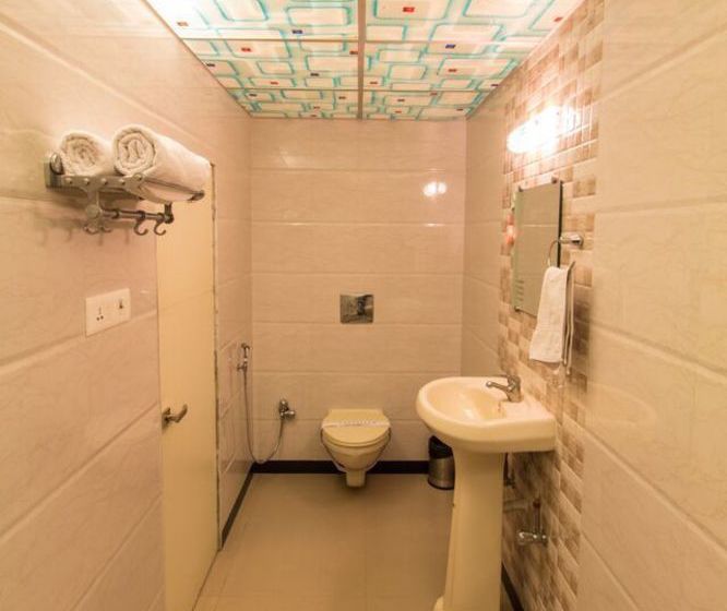 Hotel Aarya International 4