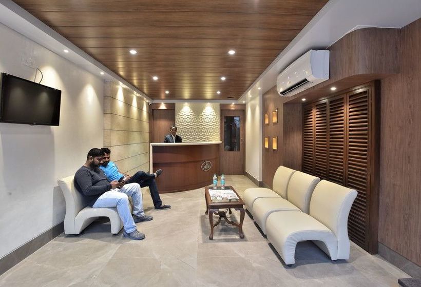 Hotel Aarya International 8