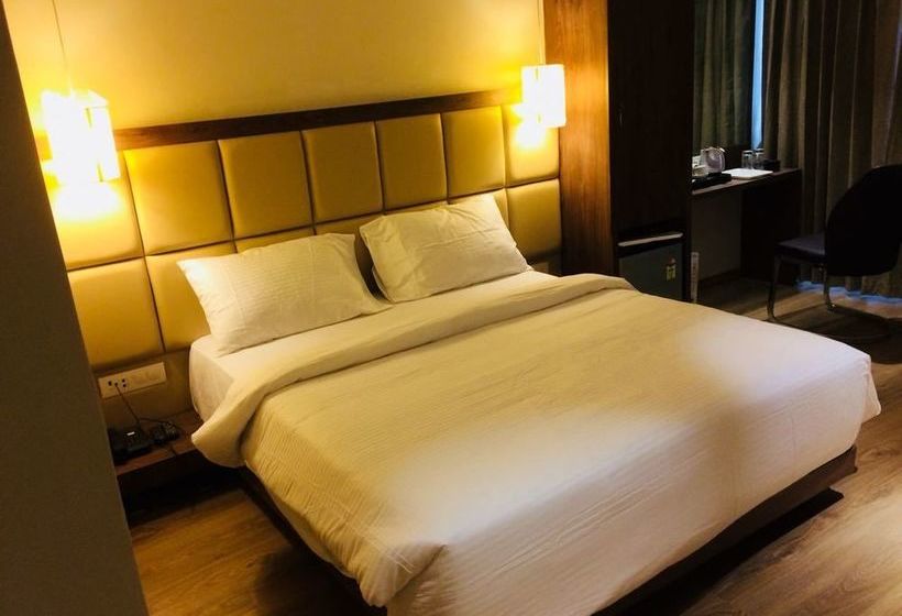 Hotel Aarya International 9