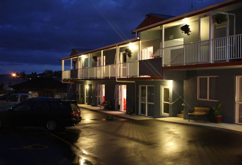 Avenue Heights Motel 1