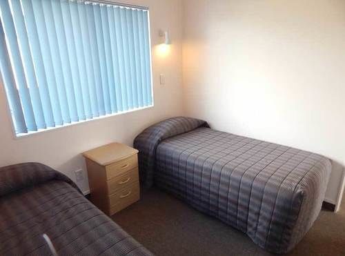 Avenue Heights Motel 11