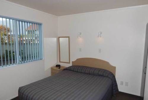 Avenue Heights Motel 12