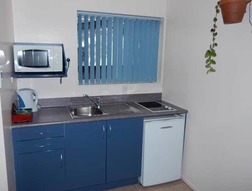 Avenue Heights Motel 13