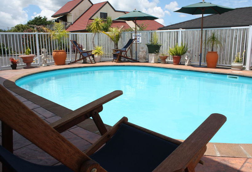 Avenue Heights Motel 2