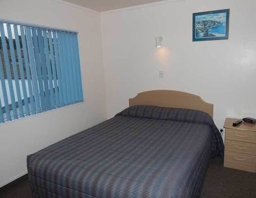 Avenue Heights Motel 4