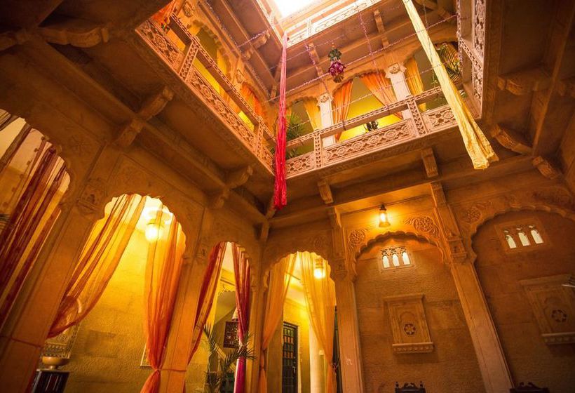 Hotel The Golden House