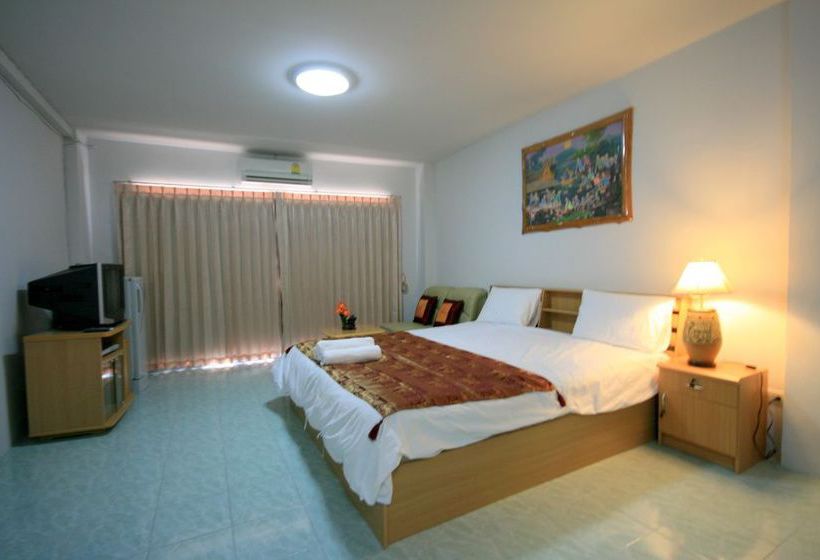 Hotel Malee Beach Guest House 13