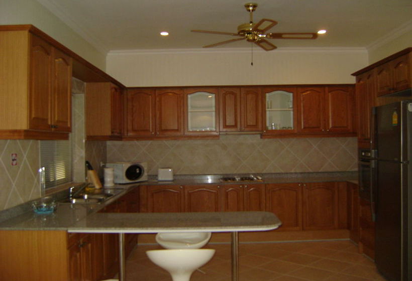 Majestic Residence Pool Villa Pattaya 12