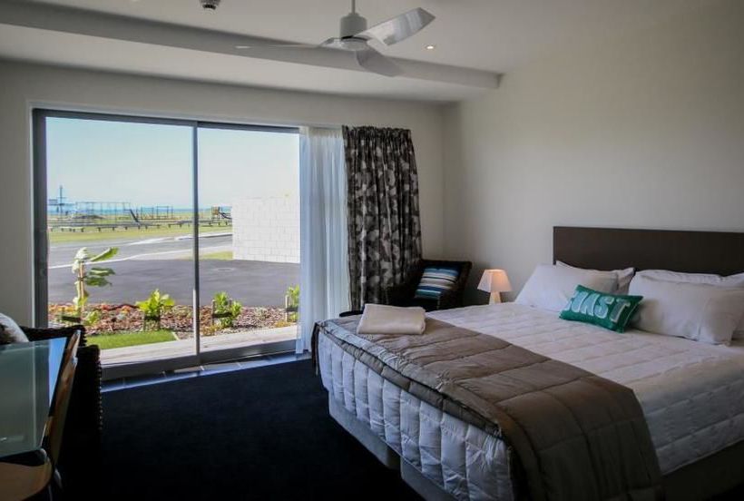 Motel Carters By The Sea Westport 12