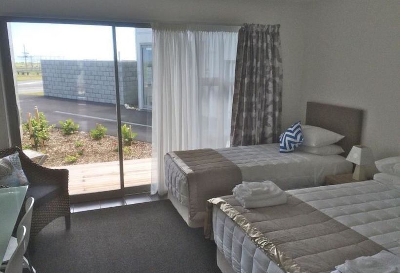 Motel Carters By The Sea Westport 6