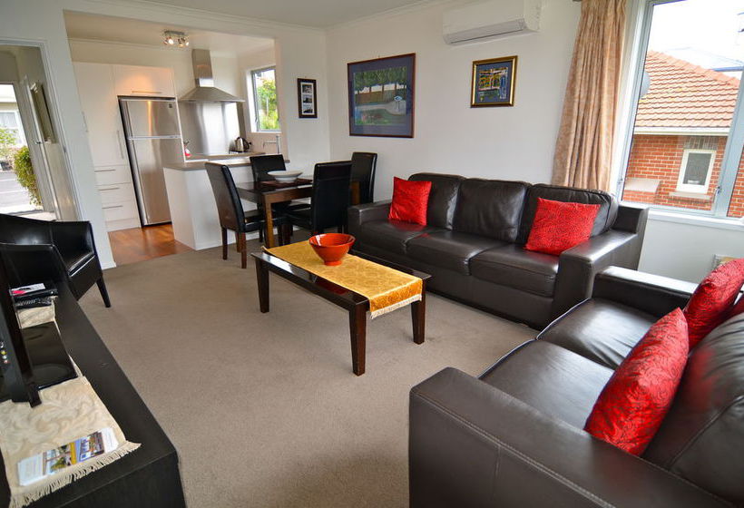 Roslyn Apartments 10