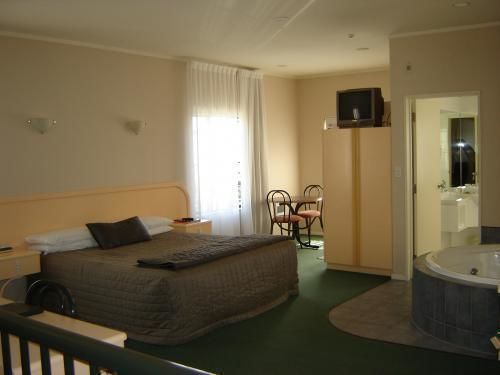 Cumberland Court Motel 1