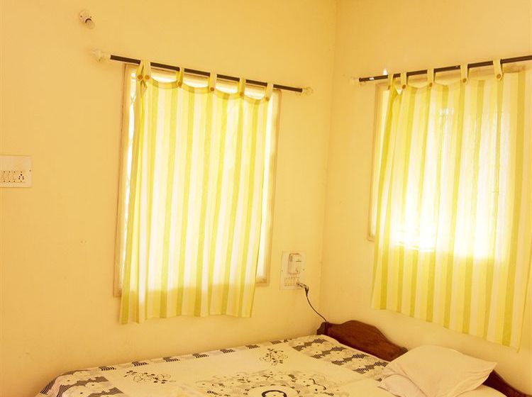 Hotel Yellow House 5