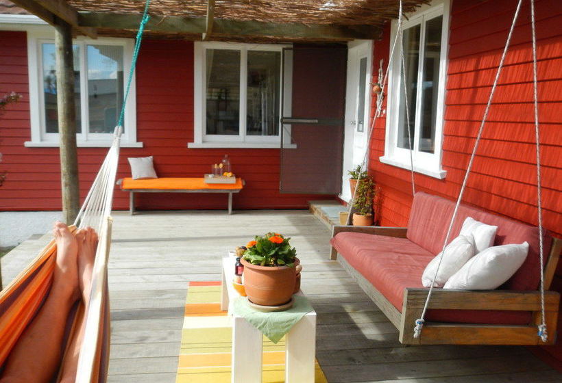 The Beach House Nelson B&b 1